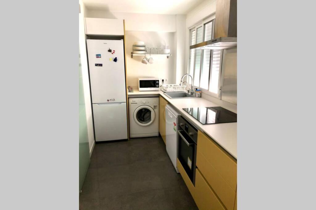 Beautiful And Renovated Apartment In The Center Valencia Exterior photo
